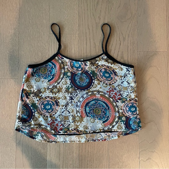 Sans Souci flowy crop top - Picture 3 of 4